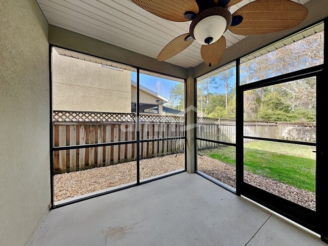 Building Photo - 332 Silver Glen Ave