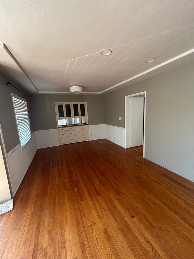 Building Photo - Charming 3 bedroom 1.5 bath home in La Mesa, with brand new Spa Jacuzzi! $3,295