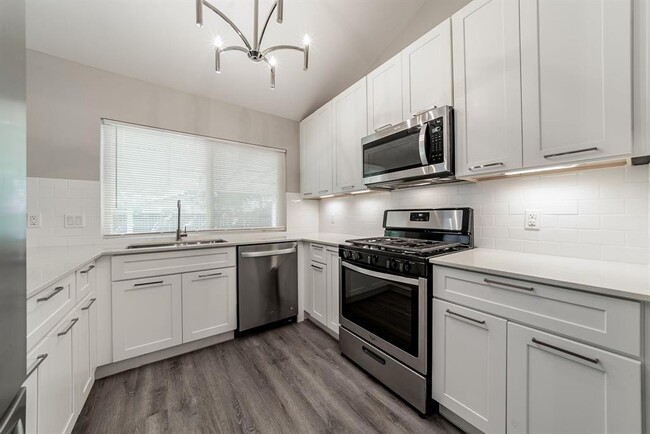 Building Photo - 10429 Firethorn Ln