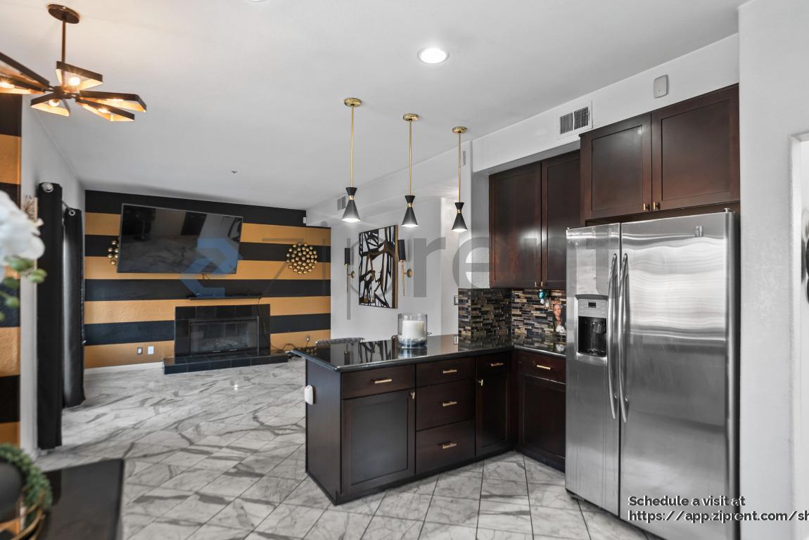 Building Photo - 2927 Sorrento Way