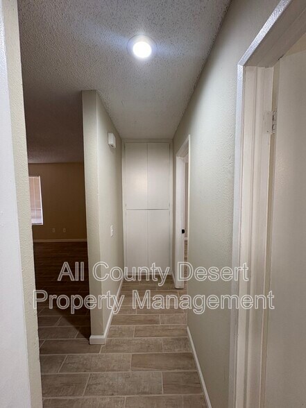 Building Photo - 68085 Cll Bolsa