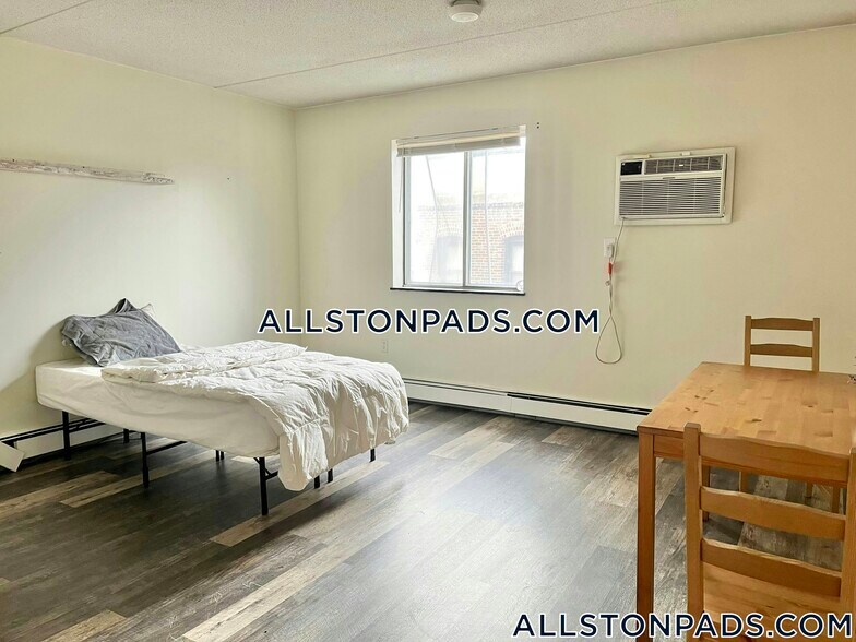 Building Photo - 80 Gardner St