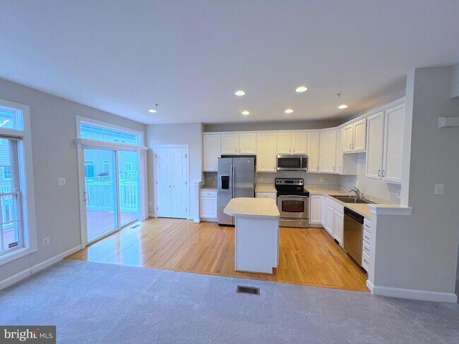 Building Photo - 13117 Tannery Ridge Dr