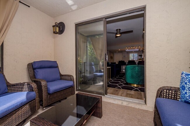 Building Photo - 1002 Windsong Cir