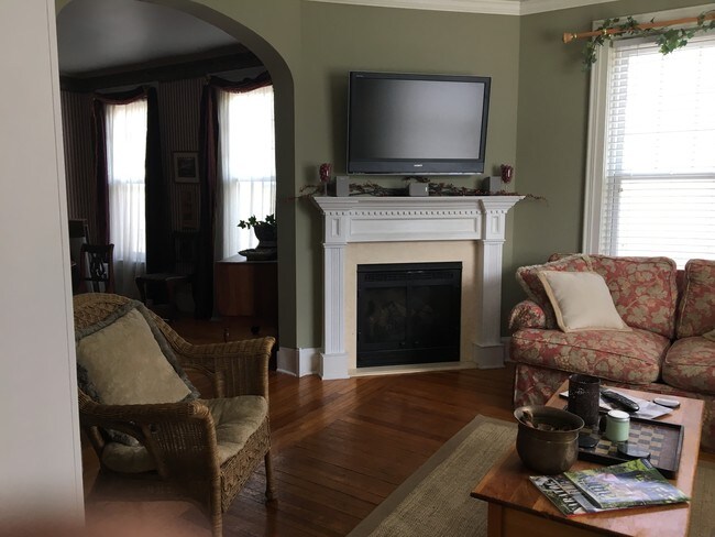 Building Photo - 57 George St