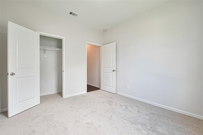 Building Photo - 1025 Banyon Tree Ln