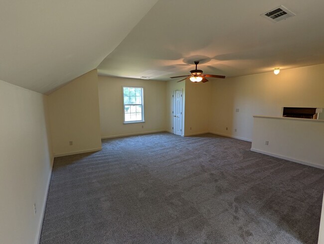 Building Photo - 3 BEDROOM IN THOMPSON STATION AVAILABLE TO...