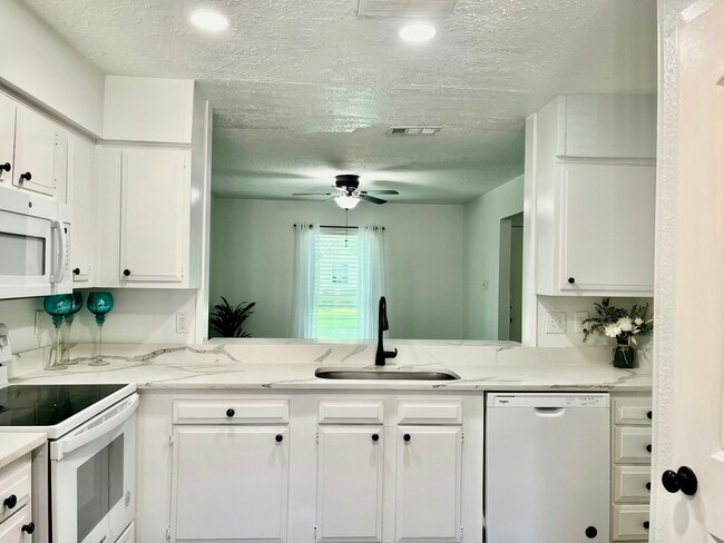 Primary Photo - 3762 Laura Leigh Dr