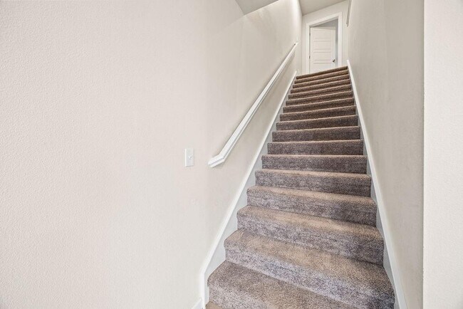 Building Photo - 1721 W Whitney Ln