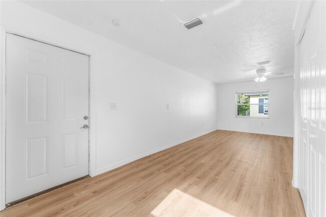 Building Photo - 4009 E Bird St