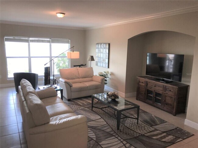 Building Photo - 808 3rd Ave W