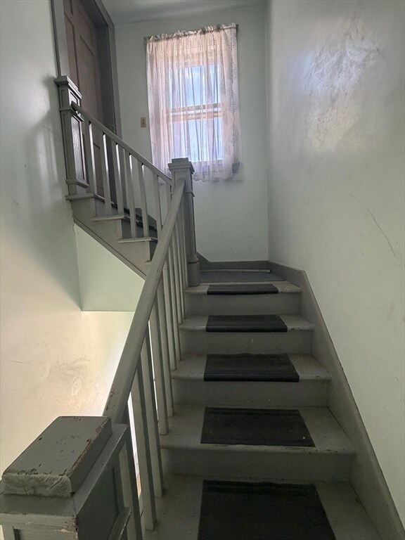 Building Photo - 57 Swan Ave