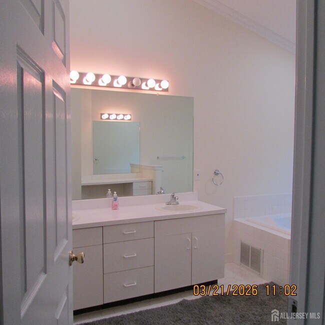 Building Photo - 29 Tall Oaks Ct