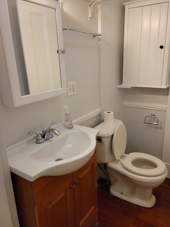 Building Photo - 25 Aldie St