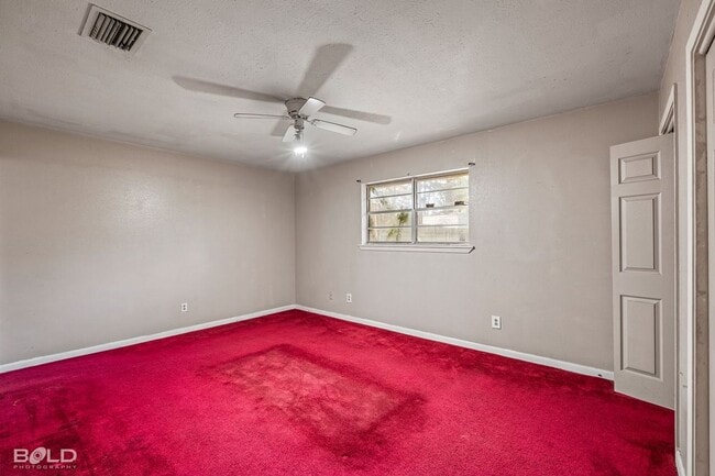 Building Photo - 2935 Salem Dr