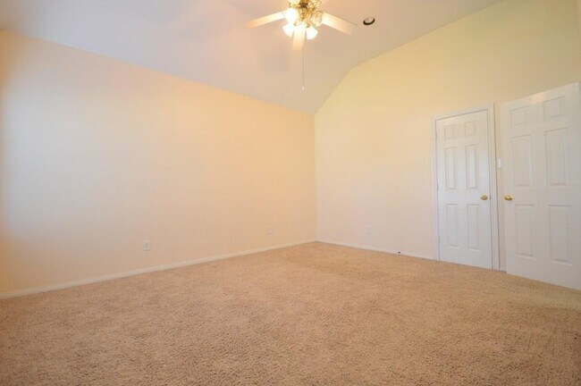 Building Photo - 15603 Tarpon Springs Ct