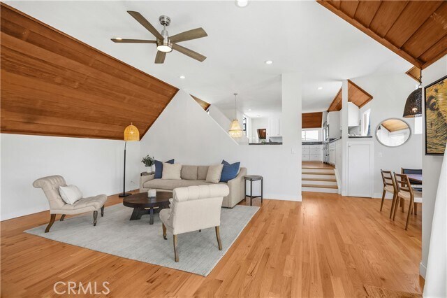 Building Photo - 390 St Ann's Dr