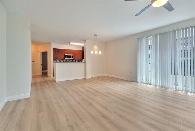 Building Photo - 2421 NE 65th St