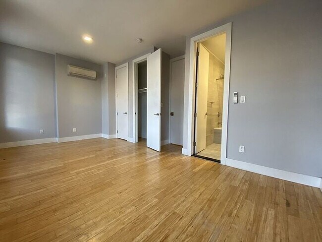 Building Photo - "Charming 3-Bedroom Brooklyn Retreat with ...
