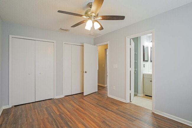 Building Photo - 192 Brookfall Dr