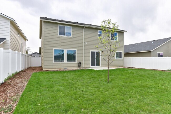 Building Photo - Very Clean 4 Bed/2.5 Home In Kuna!