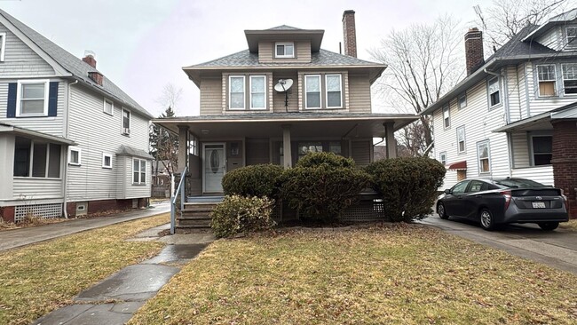 Primary Photo - Charming 4 Bedroom Home in Cleveland