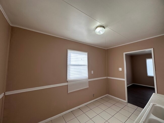 Building Photo - 225 Grace-