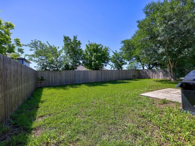 Building Photo - 148 Sapphire Lake Dr