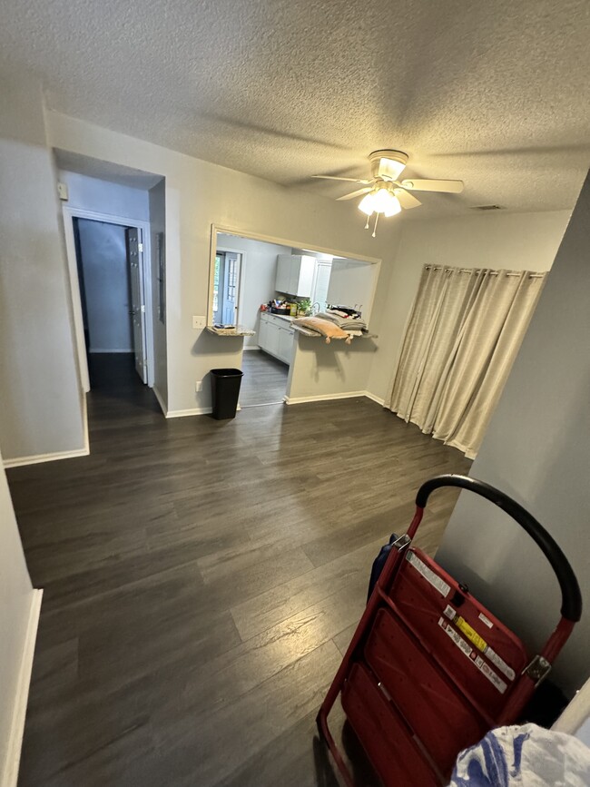 Dining area - 1717 Cherokee Rd