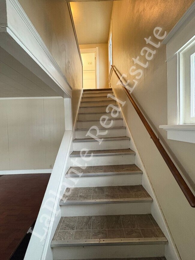 Building Photo - Charming 3-Bedroom Home in Central Toledo – Spacious Layout & Convenient Location