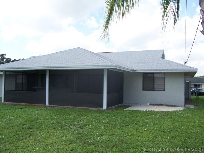 Building Photo - 2163 SE Shelter Dr