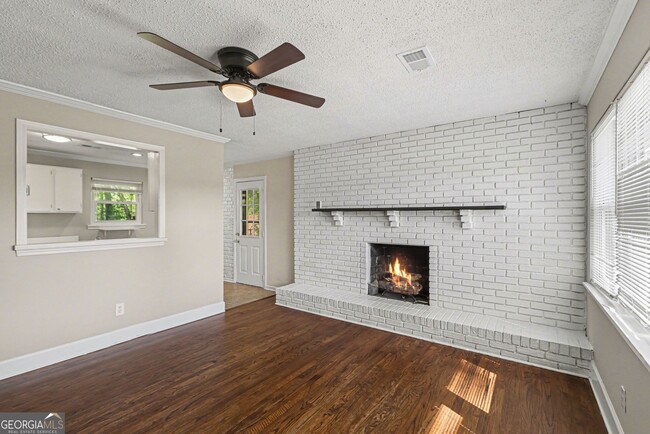 Building Photo - 3670 Goodwin Rd