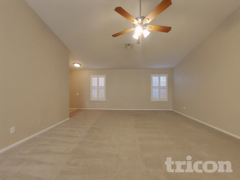 Building Photo - 15109 N Verbena St