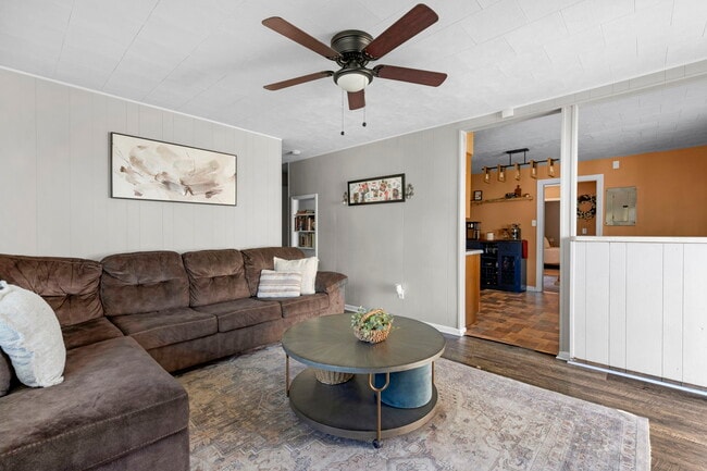 Building Photo - 2910 Mattox Dr