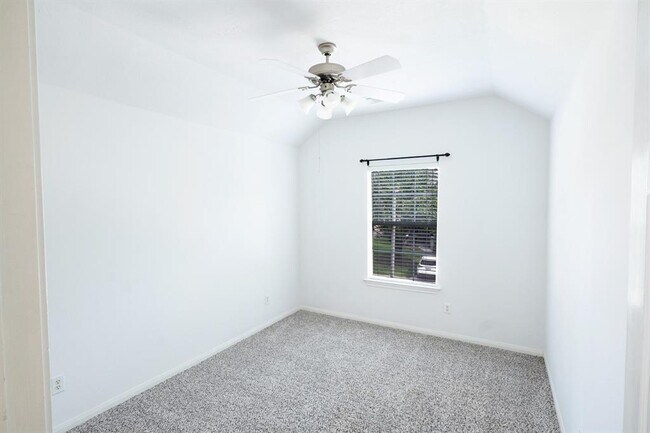 Building Photo - 23 S Burberry Park Cir