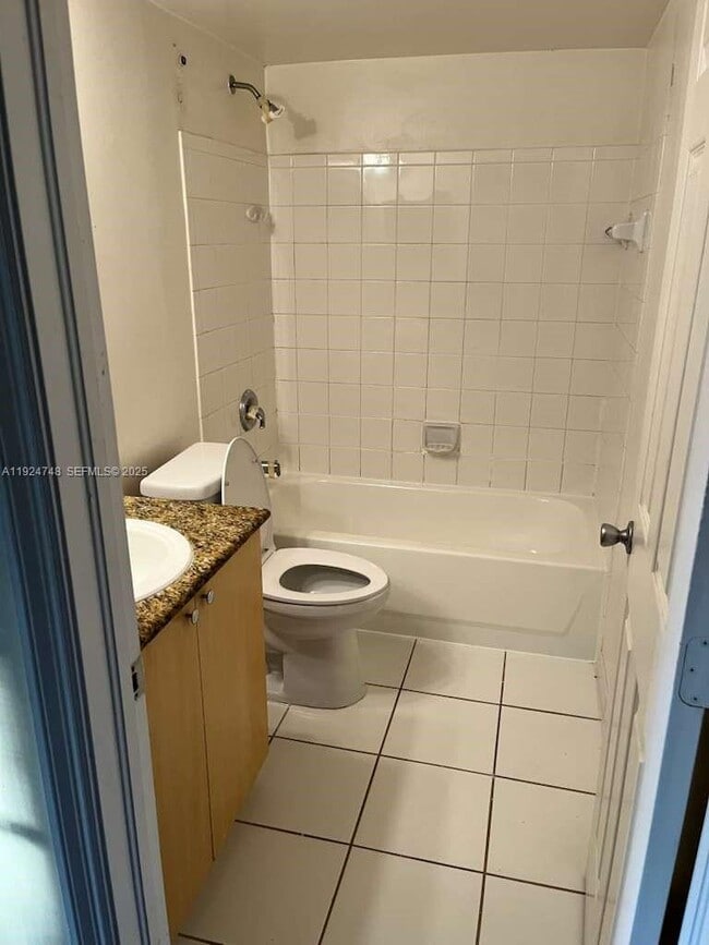 Building Photo - 2891 NE 185th St