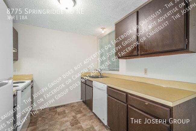 Building Photo - 8775 Springridge Rd NE