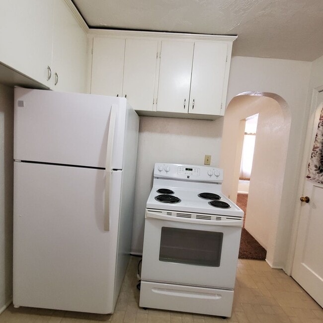 Building Photo - Cozy 2 Bed, 1 Bath Home close to Burkhart ...