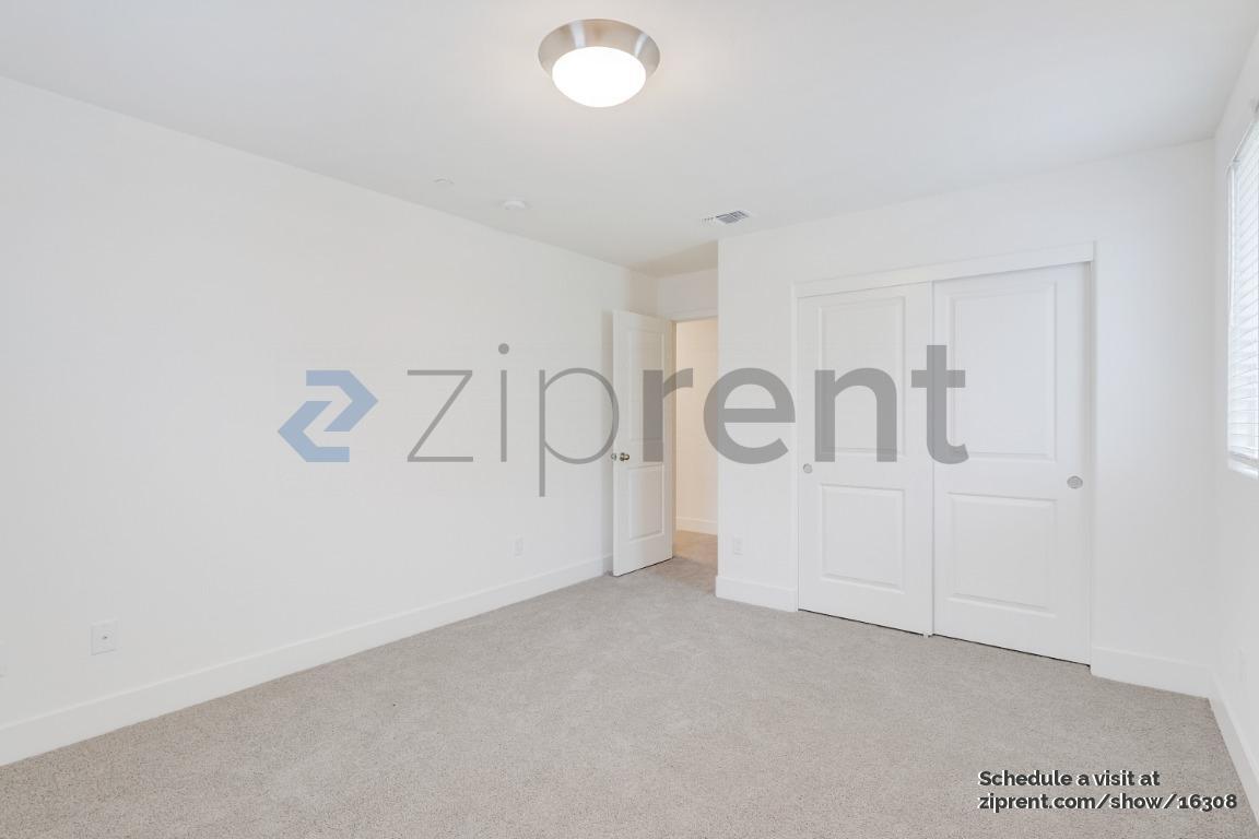 Building Photo - 6100 Oak Leaf Pl