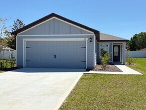 Building Photo - new 3/2 home