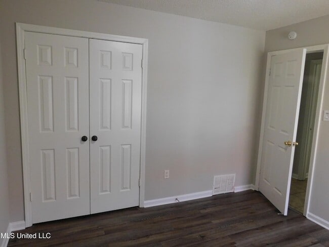 Building Photo - 8095 Martha Ann Ln