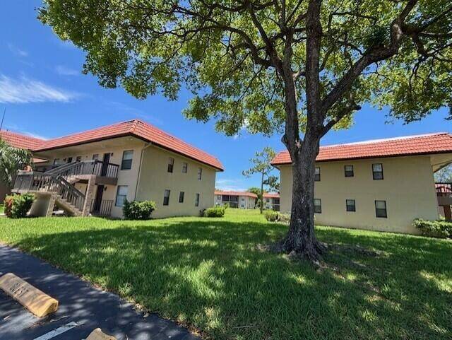 Building Photo - 21905 Lake Forest Cir
