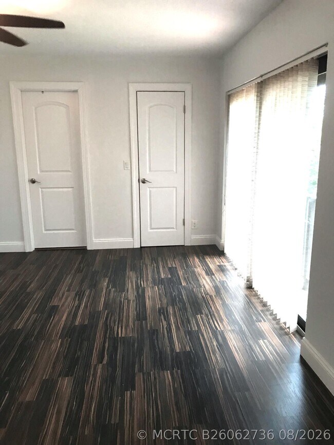 Building Photo - 2457 Waterside Dr
