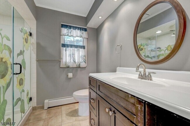 Building Photo - 336 Lakeview Ave