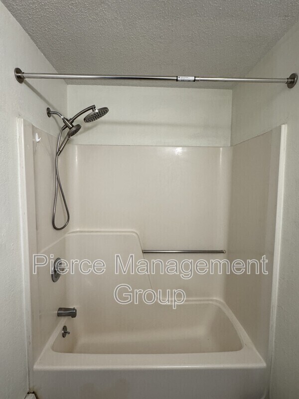 Building Photo - 20 Wolf Rd