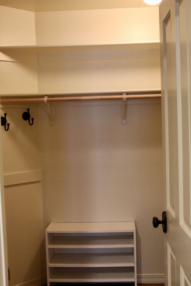 Building Photo - 2 bedroom Golf course Condo