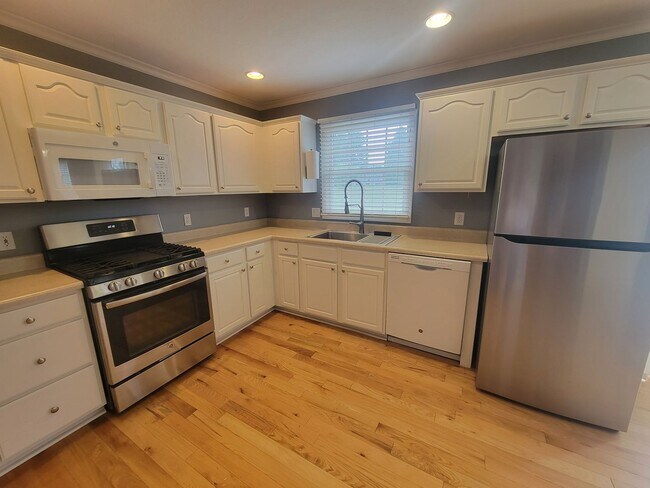 Building Photo - 11701 N Brians Way