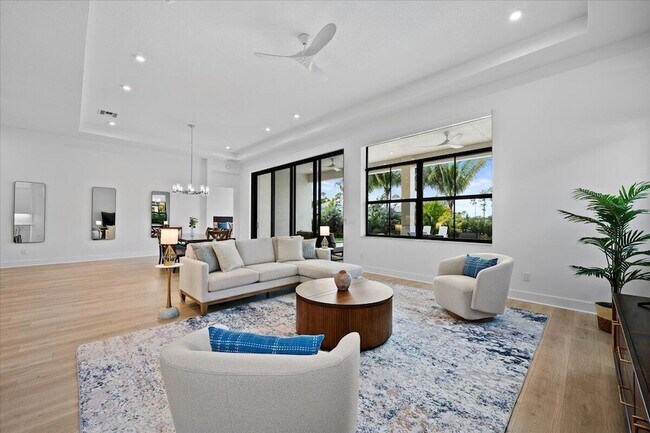 Building Photo - 13621 Le Christine Dr