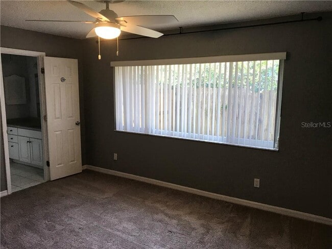 Building Photo - 852 Woodside Rd