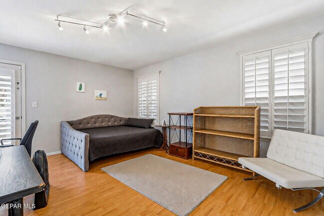 Building Photo - 4504 Maj Sprague Ave
